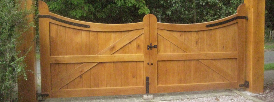 Oak, curved top gates